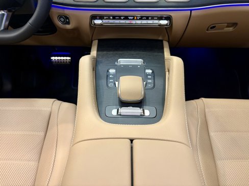 New 2026 Mercedes-Benz GLS 450 4MATIC image 18