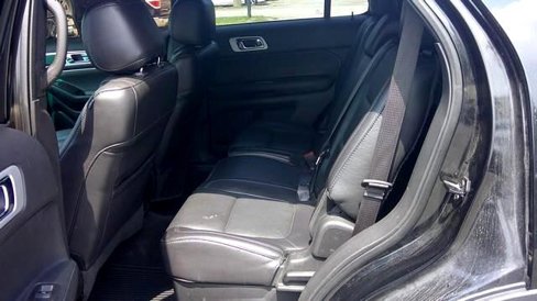 Used 2015 Ford Explorer XLT w/ Equipment Group 202A image 9
