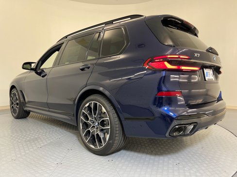 New 2026 BMW X7 M60i image 3