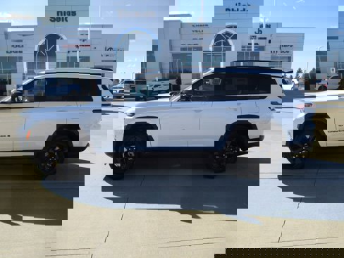 New 2025 Jeep Grand Cherokee L Limited w/ Black Appearance Package image 3