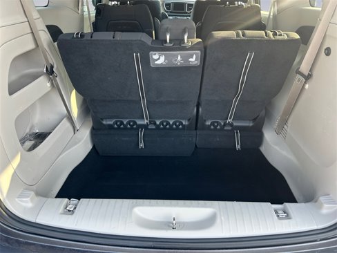 Used 2019 Chrysler Pacifica Touring image 19