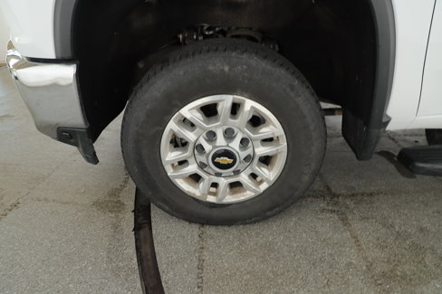 Used 2023 Chevrolet Silverado 2500 LT image 4