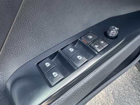 Used 2018 Toyota Camry SE image 21