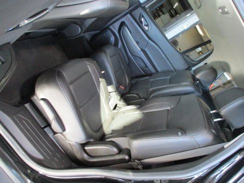 Used 2023 GMC Acadia SLT image 16
