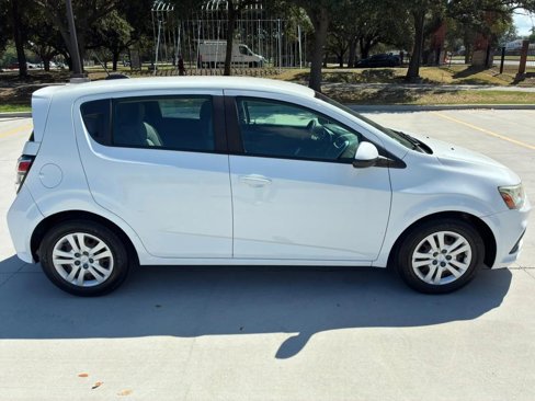 Used 2017 Chevrolet Sonic LT image 4