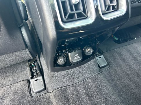 Used 2023 Kia Sorento SX image 36