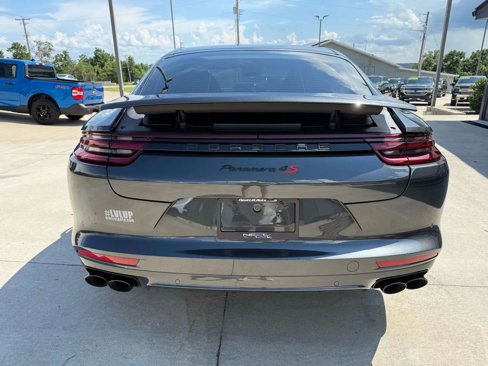 Used 2018 Porsche Panamera 4S image 8
