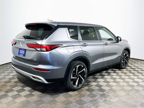 Used 2024 Mitsubishi Outlander SE image 8