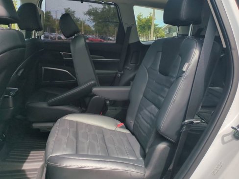 Used 2025 Kia Telluride SX Prestige image 13