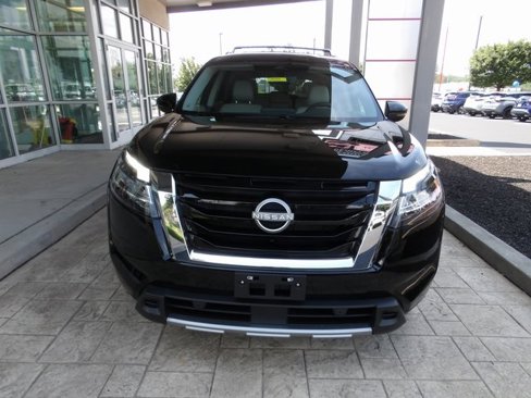 Certified 2024 Nissan Pathfinder SL image 2