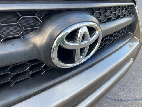 Used 2011 Toyota RAV4 4WD image 14