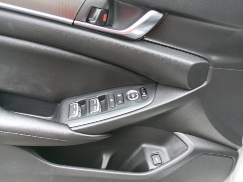 Used 2020 Honda Accord Sport image 17