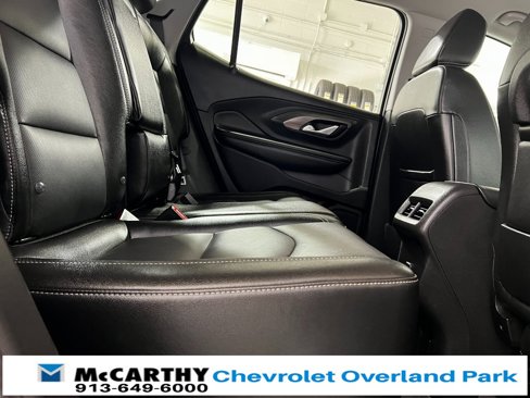 Used 2024 GMC Terrain SLT image 28