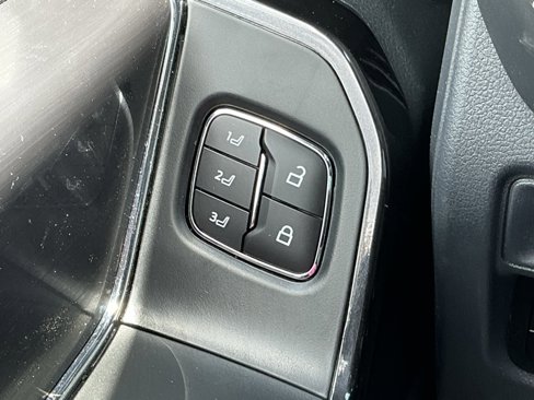 New 2025 Ford F150 Lightning Platinum image 25