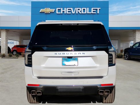 New 2025 Chevrolet Suburban High Country image 4