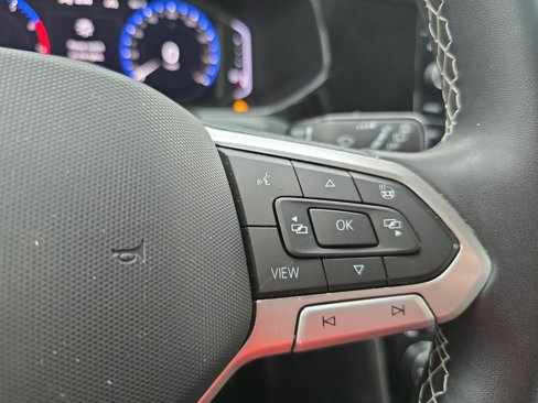 Certified 2023 Volkswagen Taos SEL image 17