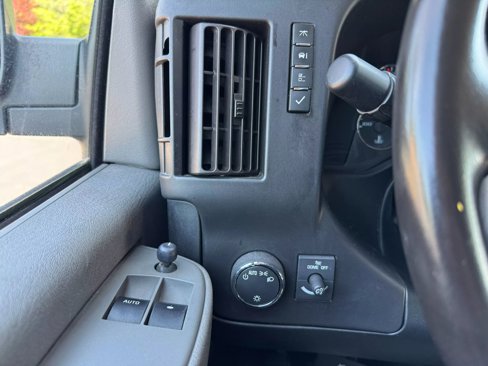 Used 2019 Chevrolet Express 2500 w/ Driver Convenience Package image 21