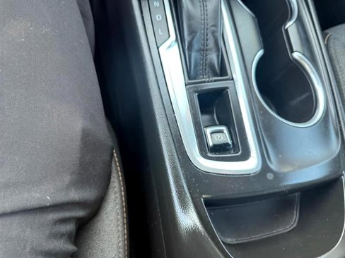 Used 2018 Chevrolet Equinox LT image 22