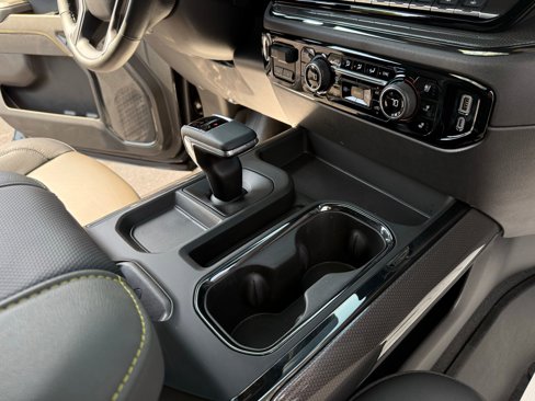 Used 2025 Chevrolet Silverado 1500 ZR2 w/ Technology Package image 15