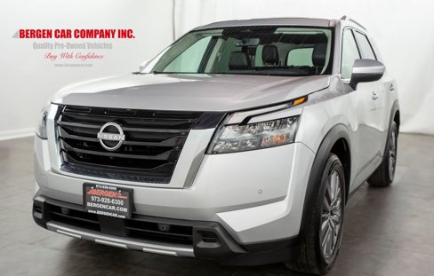 Used 2025 Nissan Pathfinder SL w/ SL Premium Package image 4