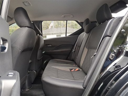 Used 2020 Nissan Kicks SV image 10