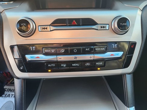 Used 2021 Ford Explorer XLT w/ Equipment Group 202A image 11
