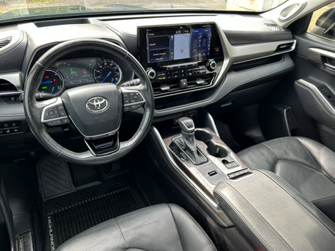 Used 2021 Toyota Highlander Platinum image 15