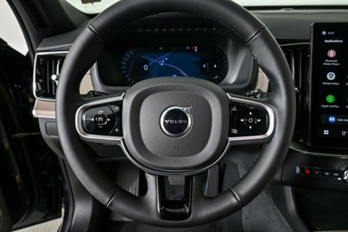 New 2026 Volvo XC90 B6 Plus w/ Protection Package Premier image 9