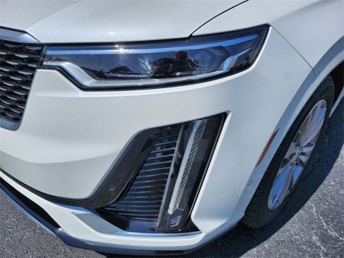 Certified 2022 Cadillac XT6 Premium Luxury w/ Platinum Package image 9