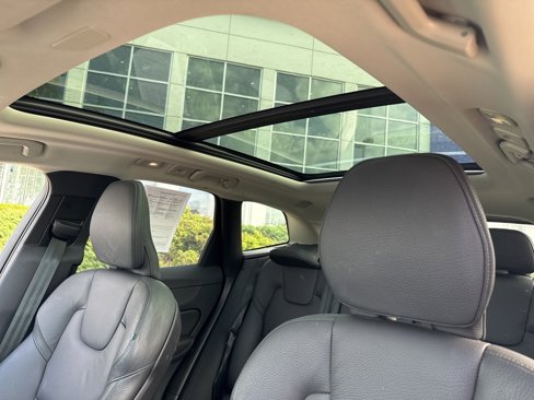 Certified 2025 Volvo XC60 B5 Plus image 17