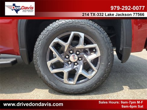 New 2026 GMC Sierra 1500 SLT image 9