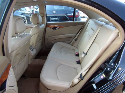 Used 2009 Mercedes-Benz E 350 Sedan image 17