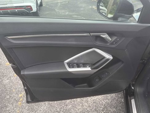 Used 2024 Audi Q3 2.0T Premium image 26