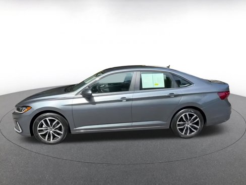 Used 2025 Volkswagen Jetta SE image 9