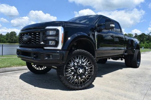 Used 2023 Ford F450 Lariat image 1