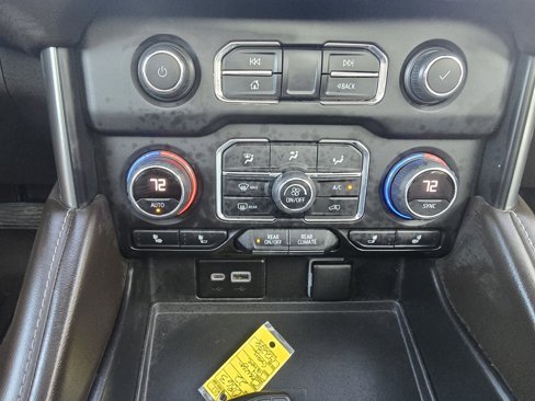 Used 2022 Chevrolet Tahoe Z71 image 18