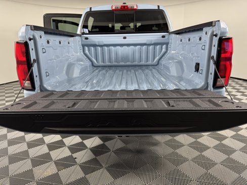 New 2025 Chevrolet Colorado LT w/ LT Convenience Package image 32