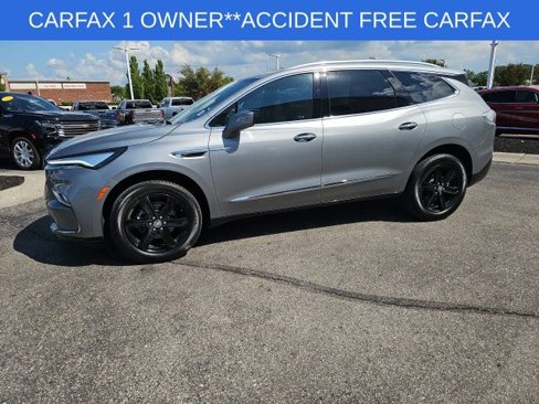 Used 2024 Buick Enclave Essence image 10