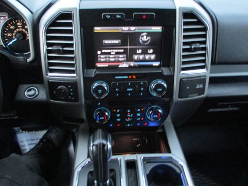 Used 2015 Ford F150 Lariat image 18