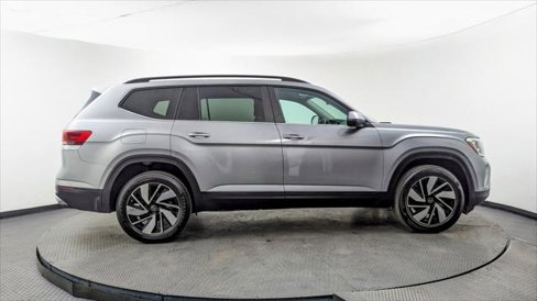Used 2025 Volkswagen Atlas SE image 9