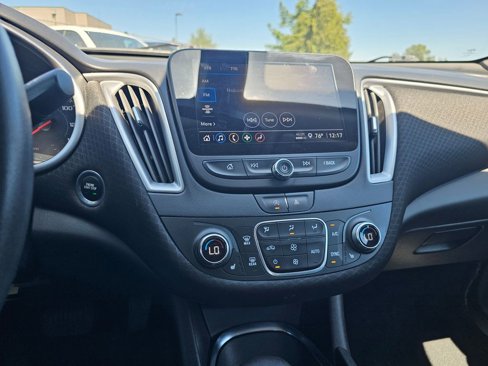 Used 2022 Chevrolet Malibu LT image 25