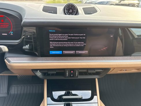 Certified 2024 Porsche Cayenne Coupe image 25