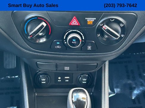 Used 2022 Hyundai Accent SEL image 24