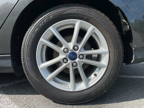 Used 2015 Ford Focus SE image 40