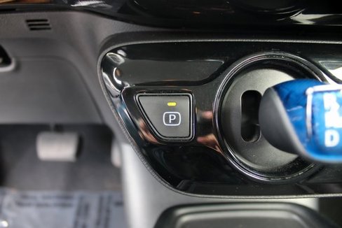 Used 2022 Toyota Prius LE image 20