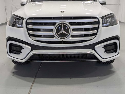 New 2026 Mercedes-Benz GLS 580 4MATIC image 2