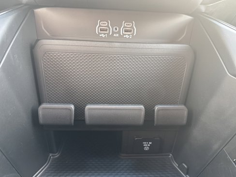 New 2025 RAM 1500 4x4 Crew Cab image 32