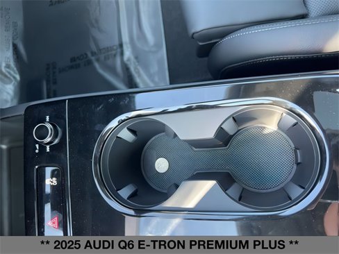New 2025 Audi Q6 e-tron Premium Plus image 24