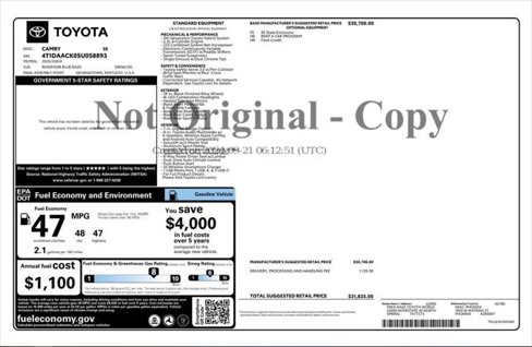 Used 2025 Toyota Camry SE image 4