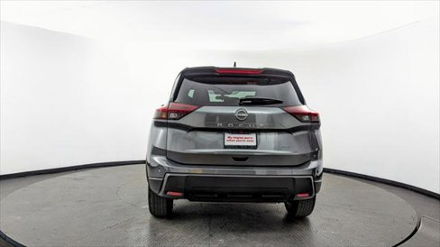 Used 2025 Nissan Rogue SV image 6